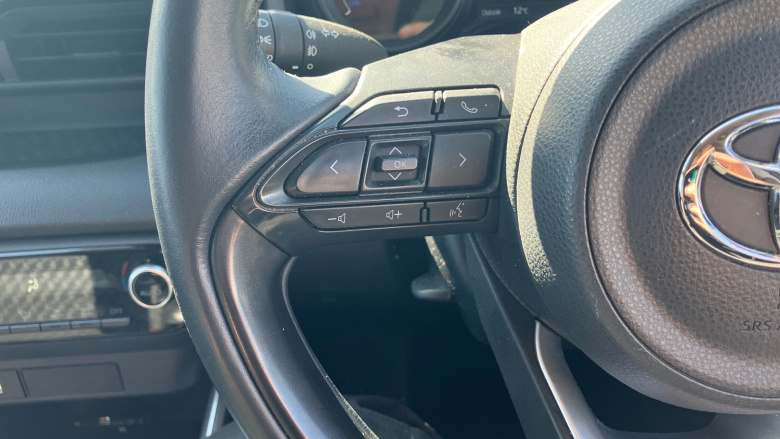 Toyota Yaris 1.5 Hybrid Design 5dr CVT Hybrid Hatchback